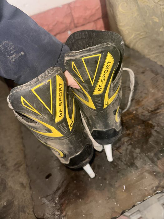 Хоккейные коньки bauer