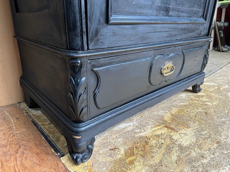 Sifonier Art Nouveau; Vintage din Lemn masiv cu element auriu; Dulap