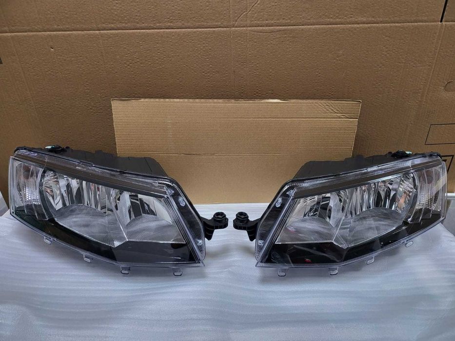 Фара левый, правый Skoda Octavia A7