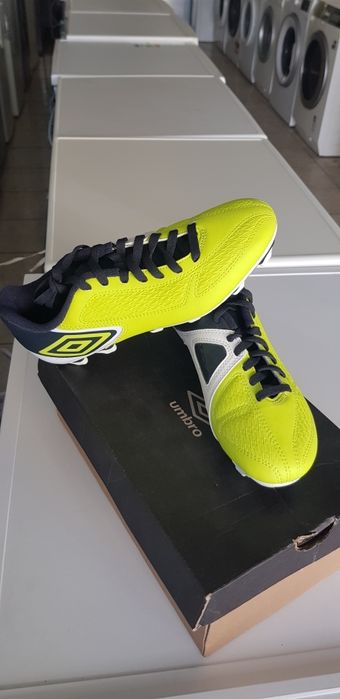 Футболни обувки UMBRO