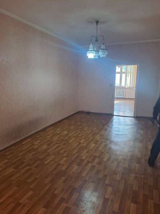 Юнусабад 13 квартал 2/1/4 вдоль дороги