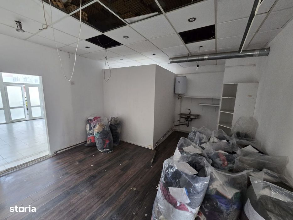 Inchiriere Spatiu Comercial Vitrat, 140 mp Dacia - Statia Bicaz
