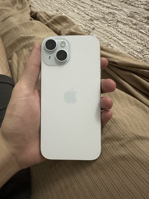 Продам закблокированный Айфон 15