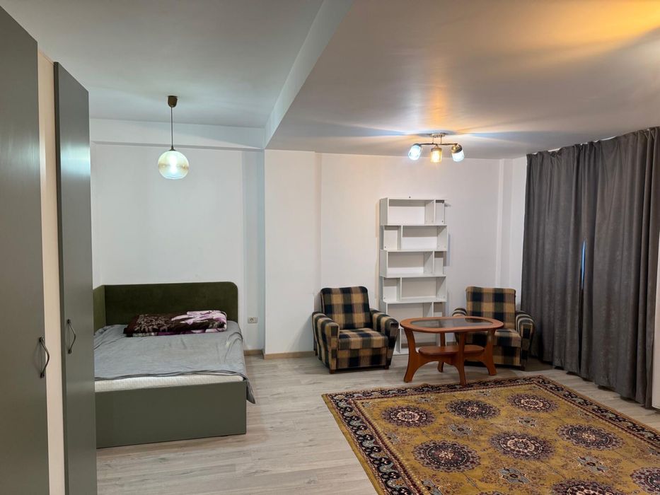 Inchiriez garsoniera 54 mp