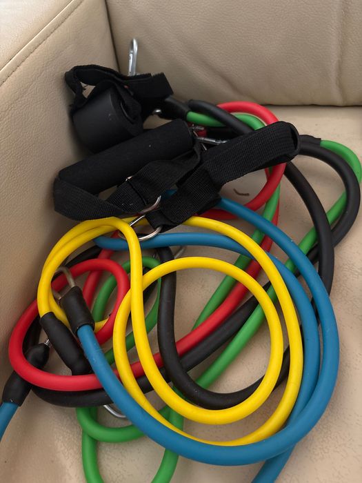 Електрически стимулатор за мускули + Ластици за тренировки!