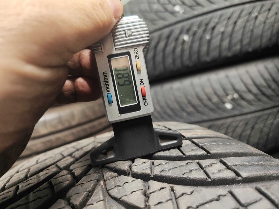 2бр.всесезонни гуми 235/55/19 Goodyear