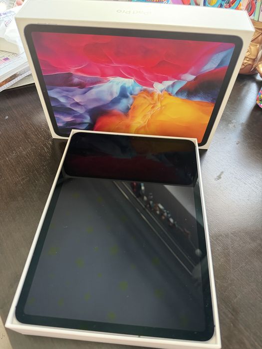 Ipad Pro 11” Gen 2 (2020) 128GB Cellular Space Grey + accesorii