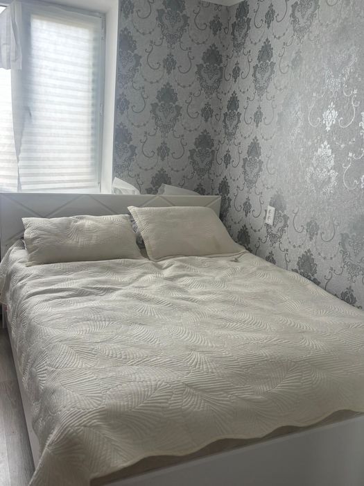 диван сатылады срочно новый почти