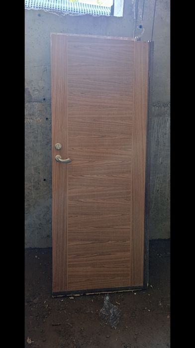 Продам двери б/у