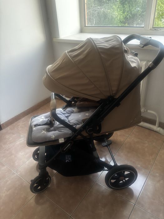 Продам прогулочную коляску