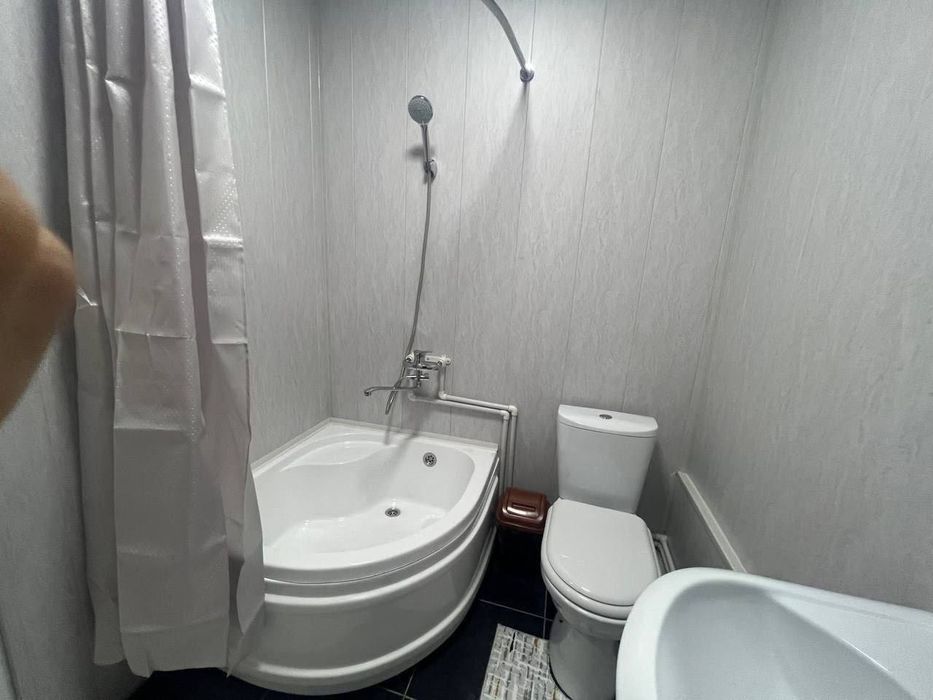 Сдается 1 комнатная квартира
С обстановкой в горде Алмалыке