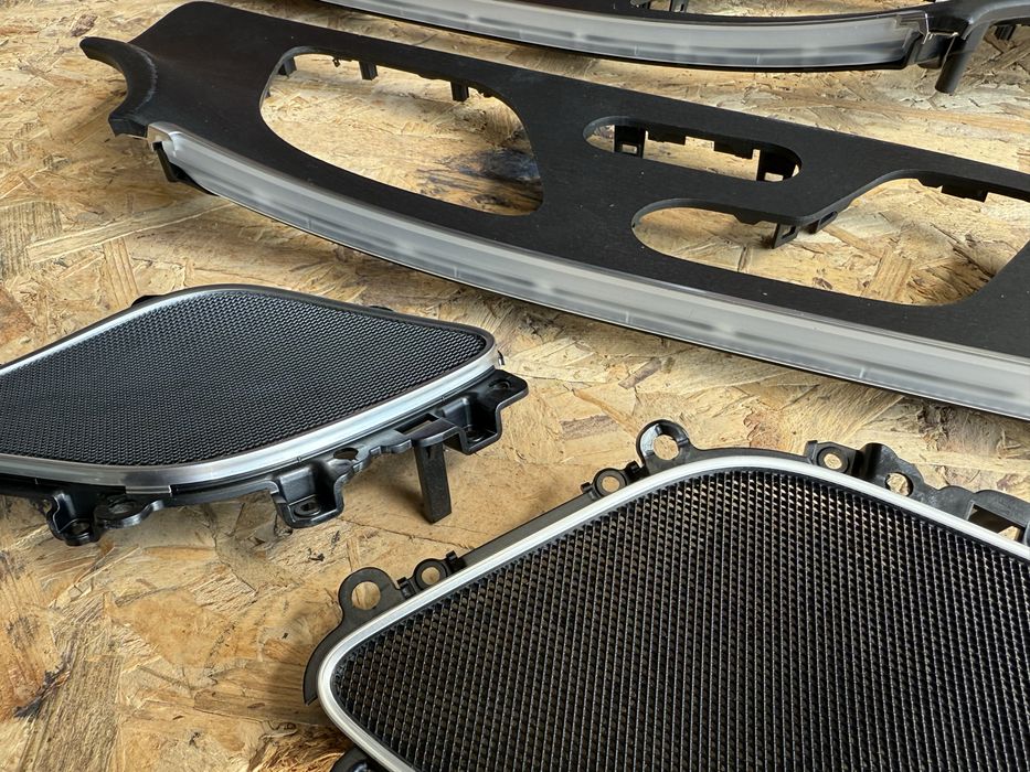 Оригинални лайсни и капачки за врати Mercedes-Benz GLS 2021