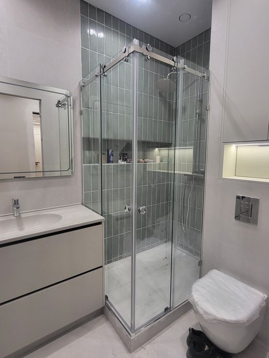 Душевой кабины, перегородки, зеркала