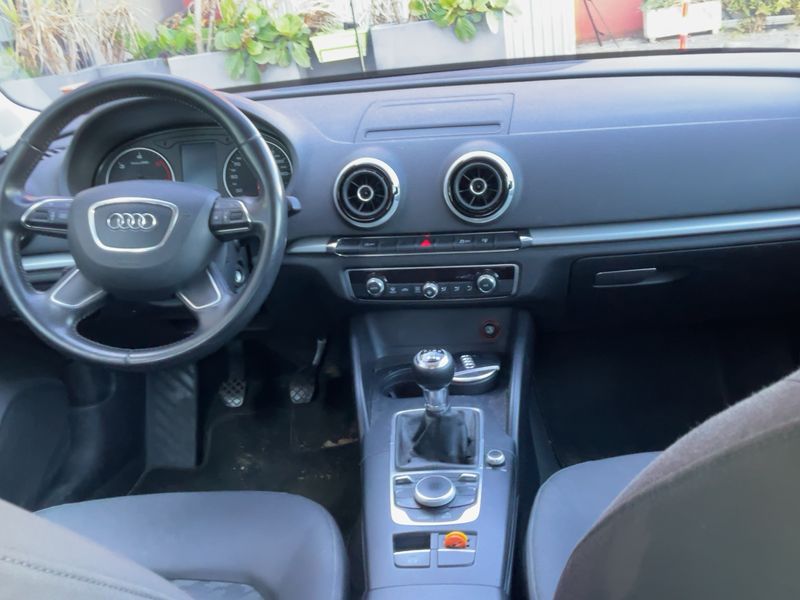 Audi A3 Sportback 1.6 TDI Young 2013