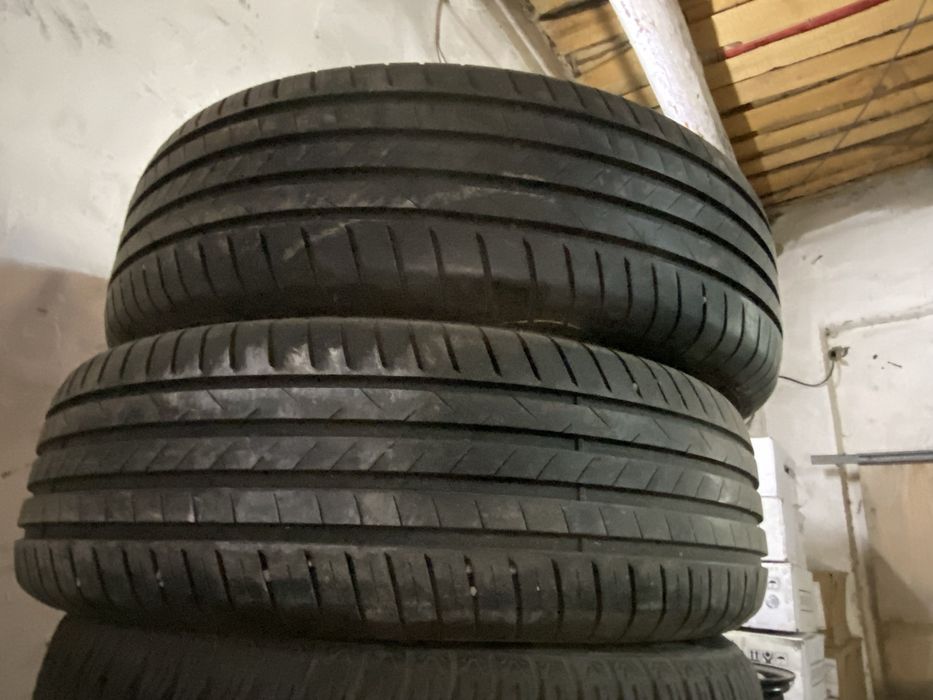 Шины Continental  215/65/17, 2 штук