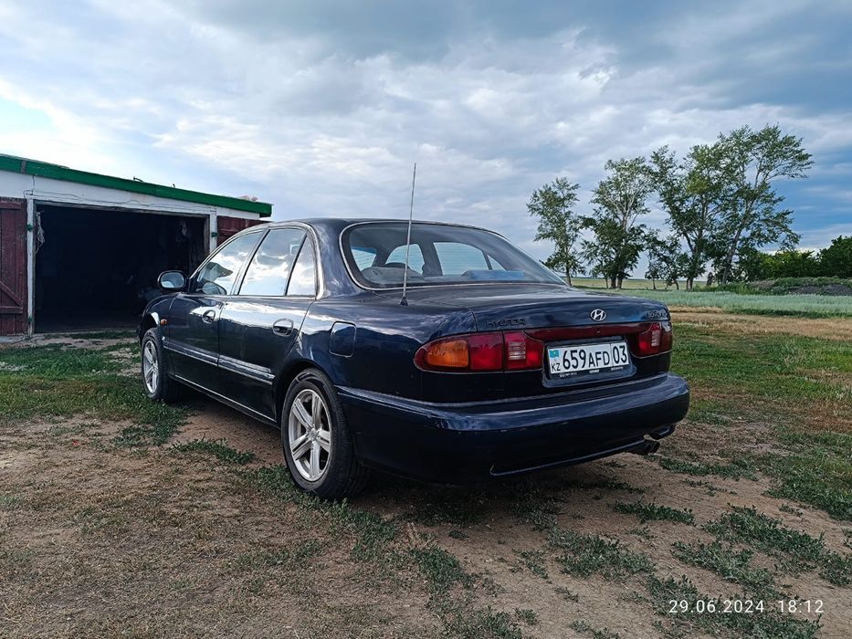 Hiunday Sonata 1994