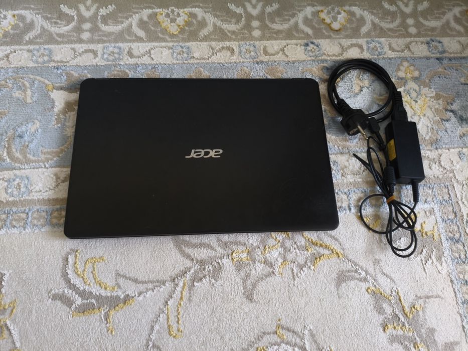 Ноутбук acer 512m2
