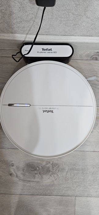 Продам робот-пылесос Tefal