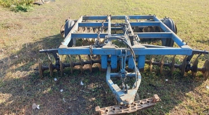 Vând disc agricol cu tăvălug și grape