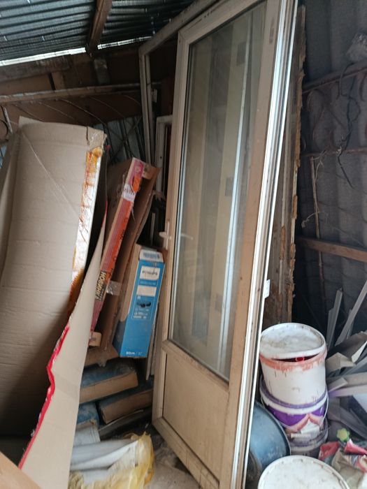 Ақ түсті шағын қойма