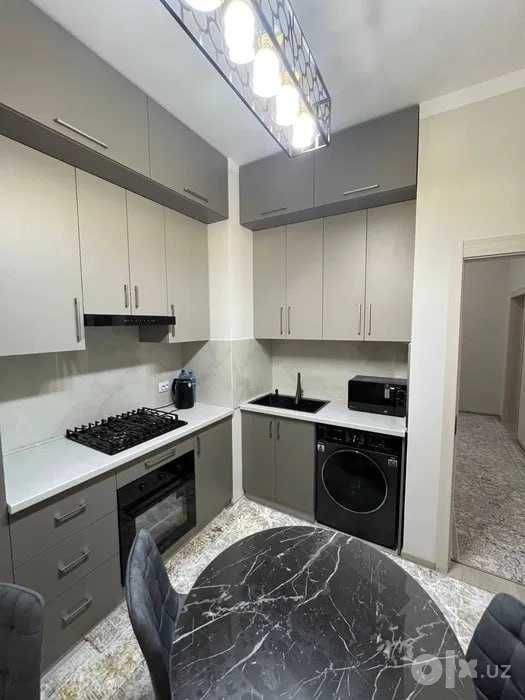 "Yunusabad Green park 2xonali 8/16 50m2 Sotiladi "