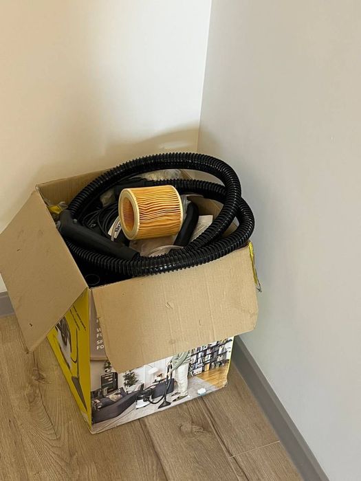 Пылесос Karcher SE 4 Plus белый