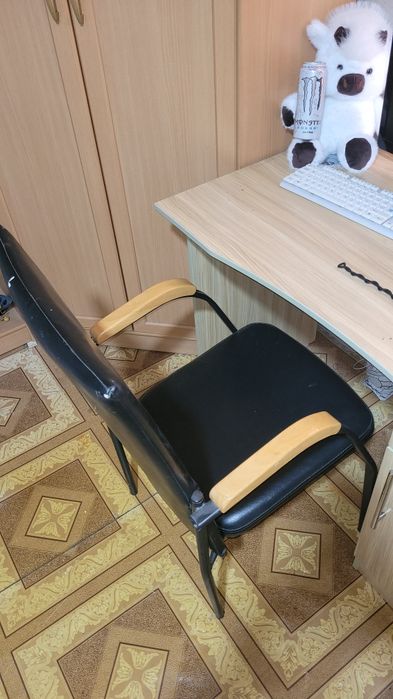 Продам письменный стол