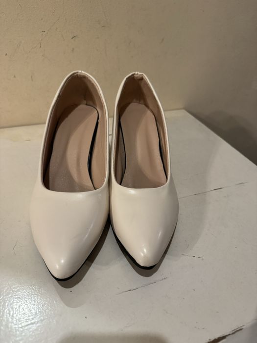 Дамски обувки с ток