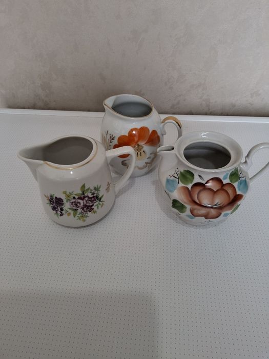 Тарелки глубокие, сахарницы