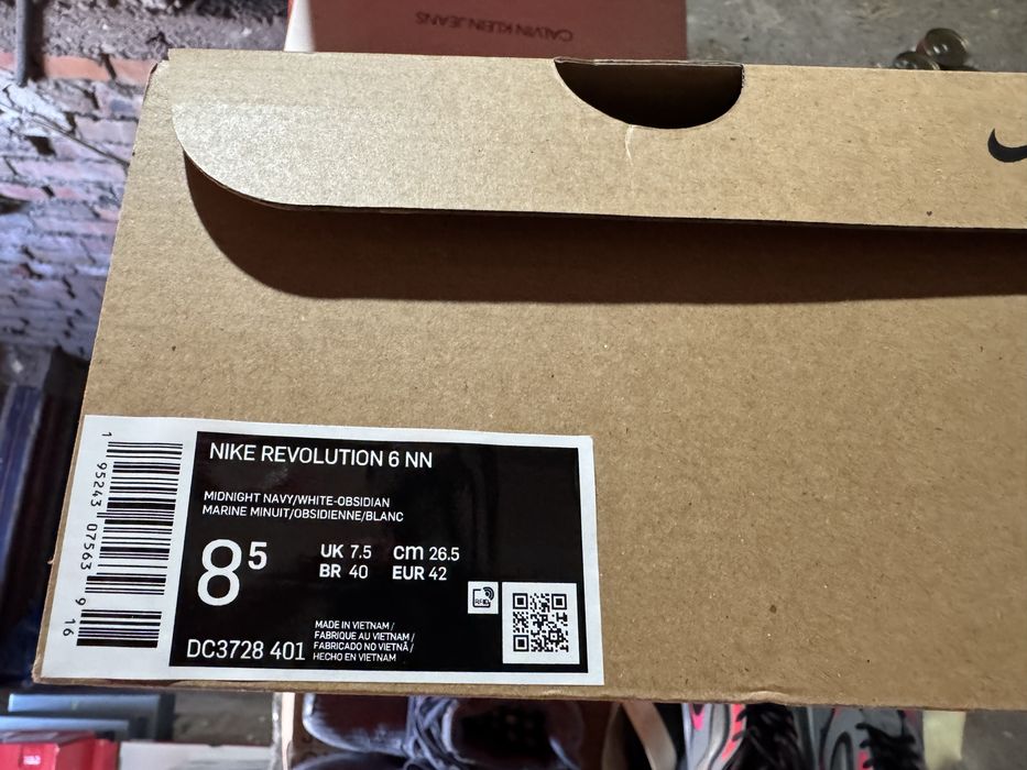 Nike Revolution 7