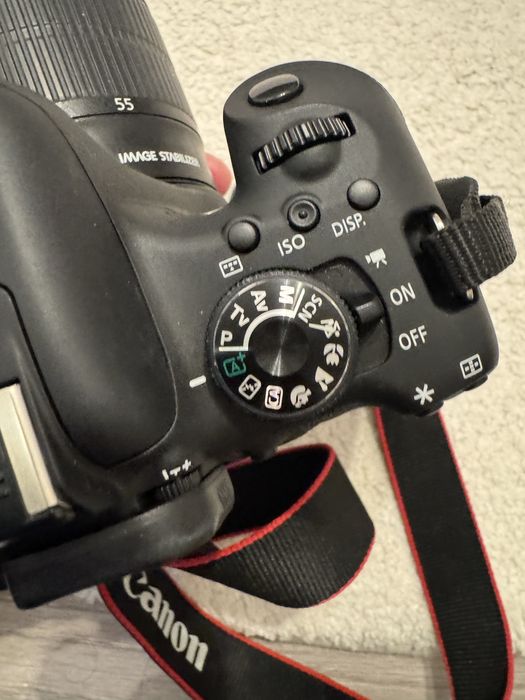 Aparat foto Canon 750D