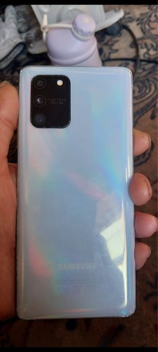 Продается телефон