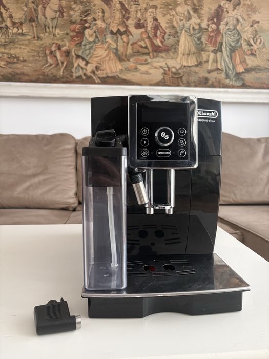 Aparat de cafea De’Longhi automat cu sistem Cappuccino