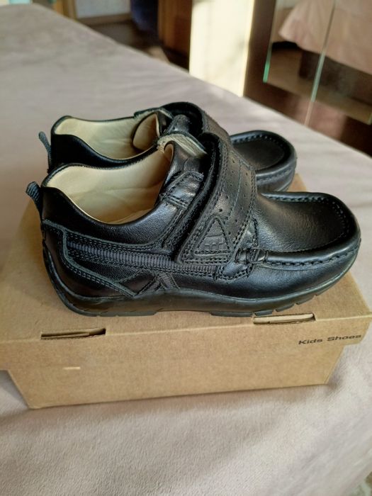 Продам ботинки на мальчика