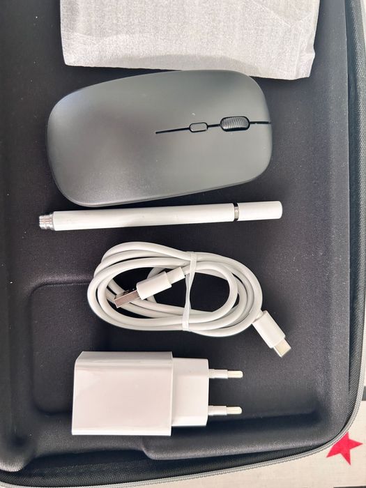 Планшет продам 2-х симчетый.