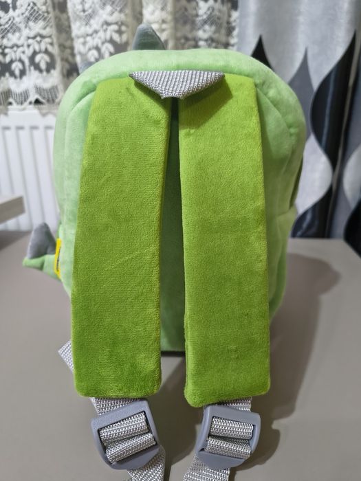 Ghiozdanel cu dinozaur