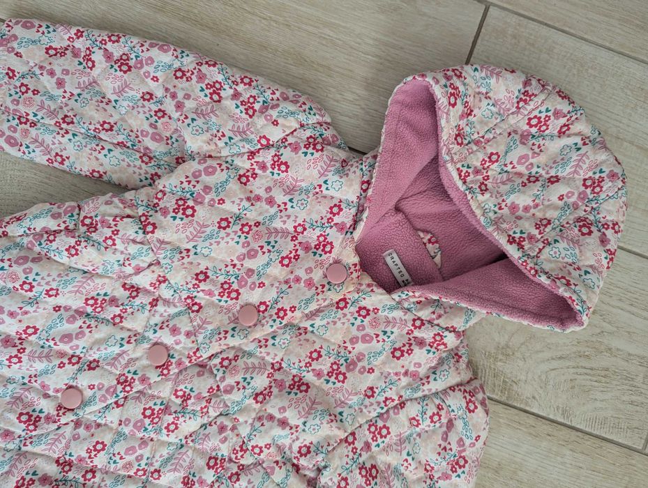 Пролетно яке за момиче