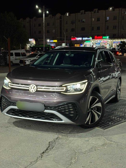 Sotiladi: Volkswagen ID.6 Pure+