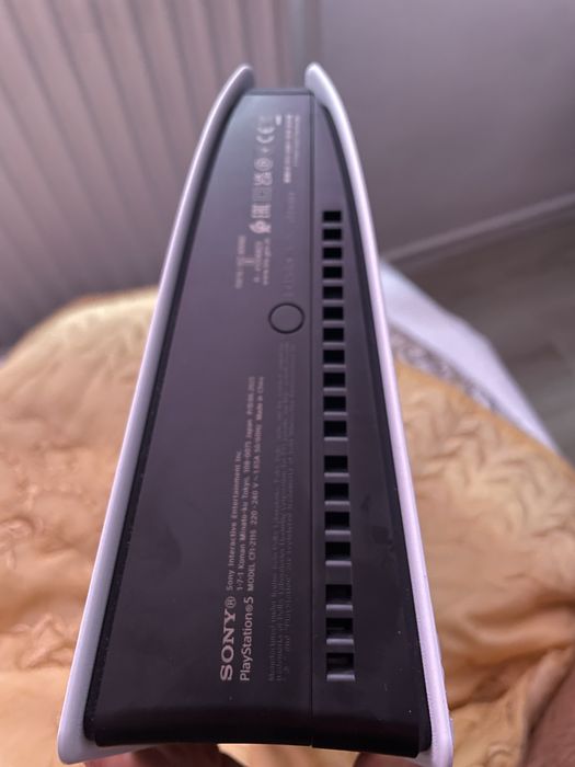 PS5 (2 luni de utilizare)