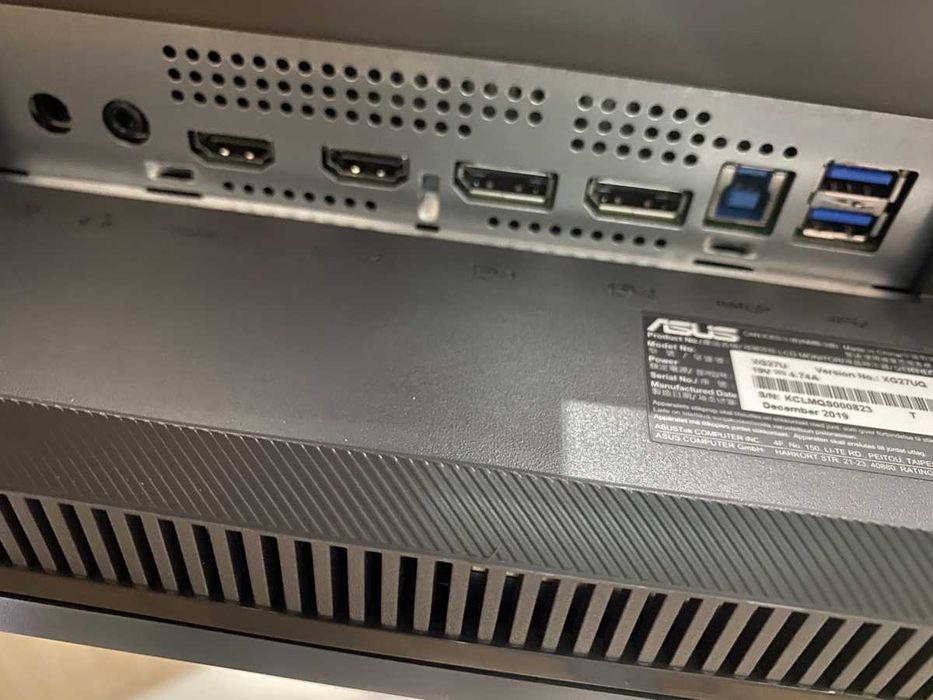 Монитор Asus Rog Strix XG27UQ 27" IPS 4K 144 Hz,