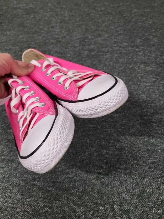 Converse roz marimea 40