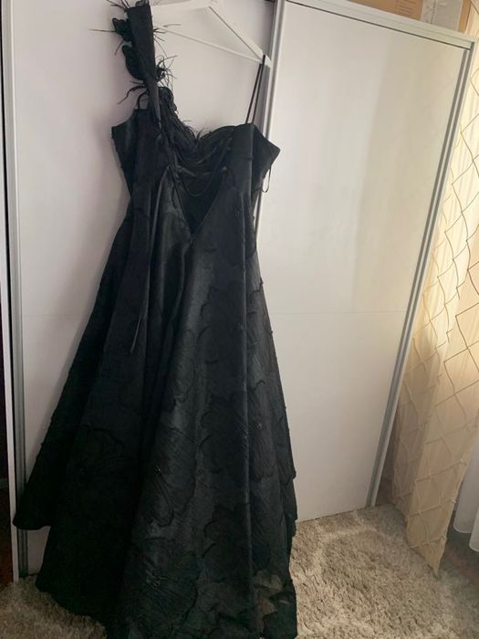 Стилна и красива черна бална рокля