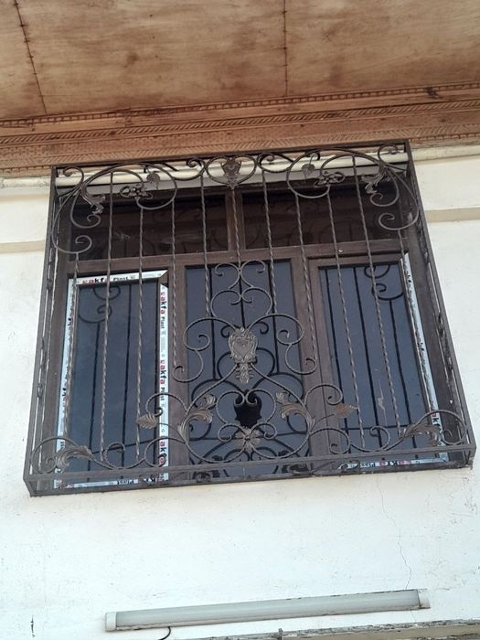 Перила, решетки, навес, заборы.