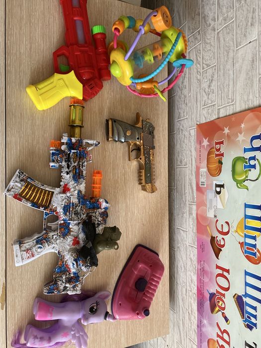 Продам детские игрушки в отличном состоянии