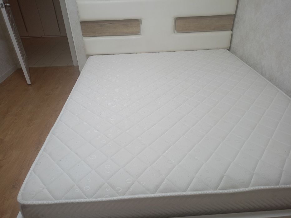 Матрас для кровати