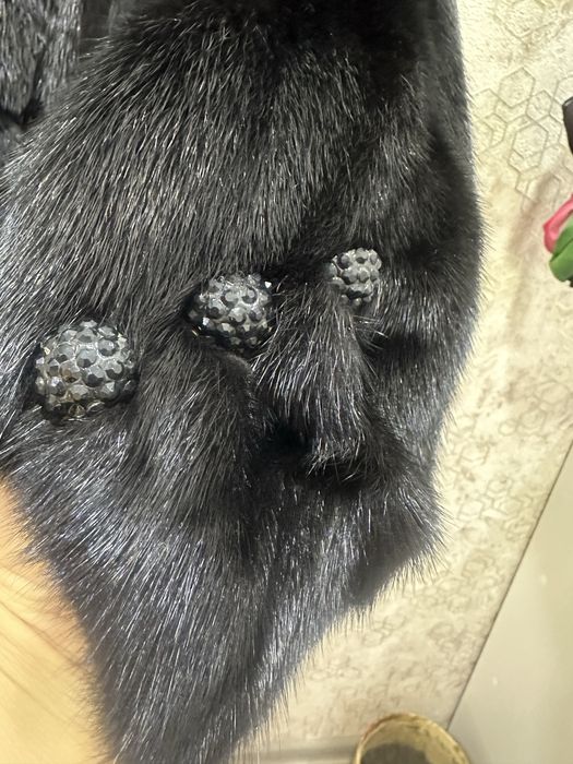 Продаётся норковая шуба