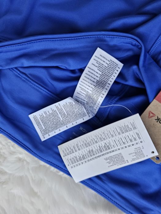 Reebok оригинален дамски клин нов  Л размер