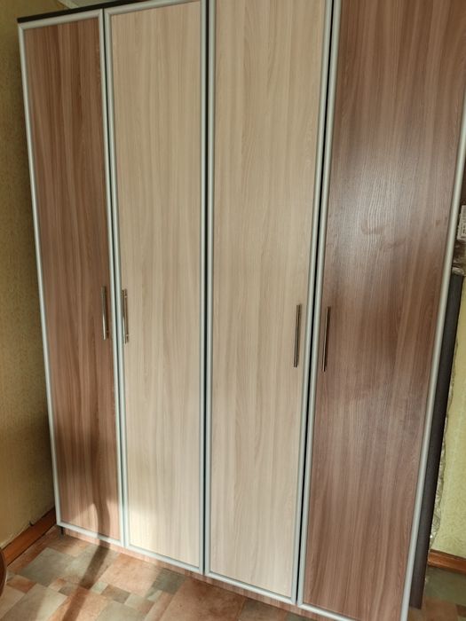 Шкаф (спальный гарнитур)