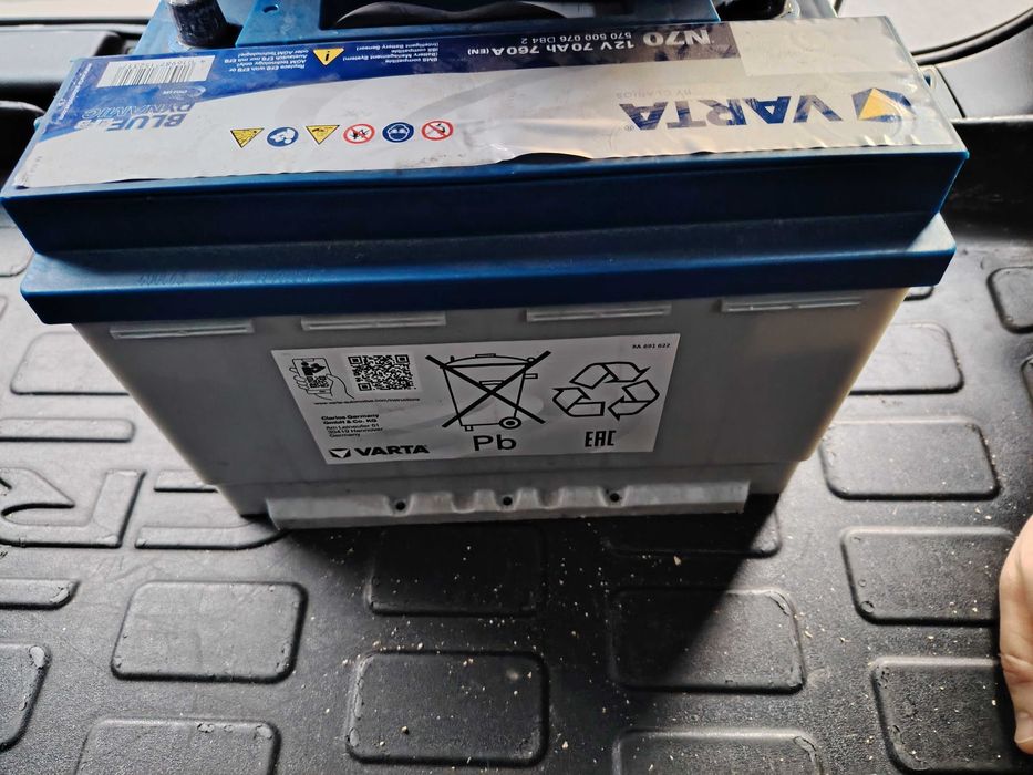 Продавам акумолатор VARTA EFB  70AH 760 А