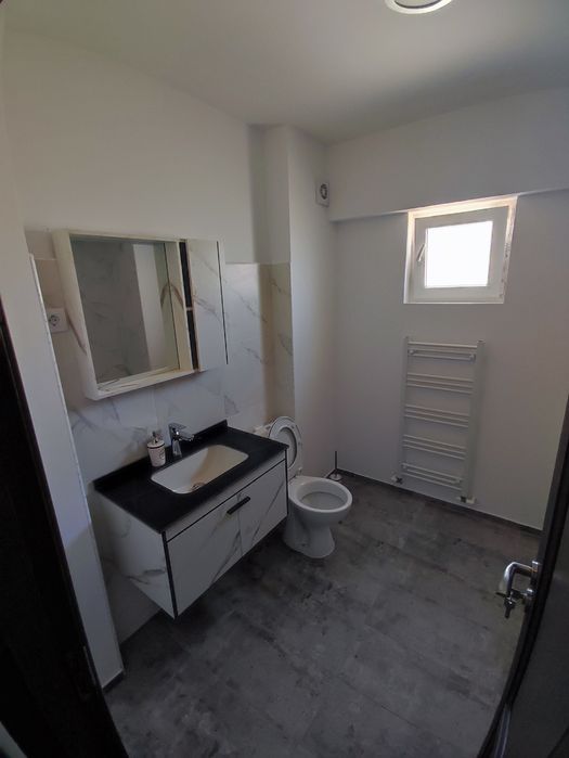 Apartament 2 camere, zona centrală, complet mobilat,bloc nou